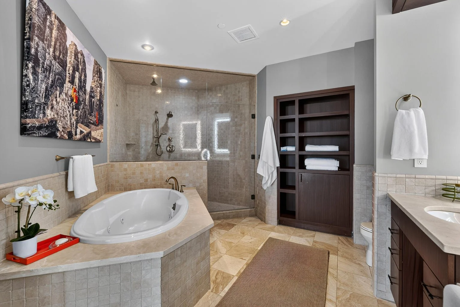 Primary Whirlpool &amp; Steam Shower