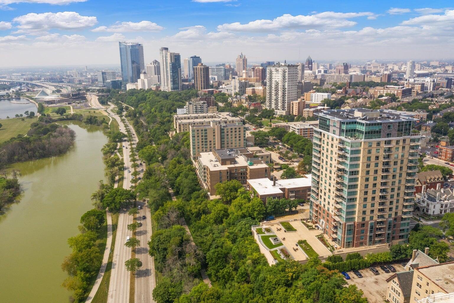 Milwaukee's Gold Coast!