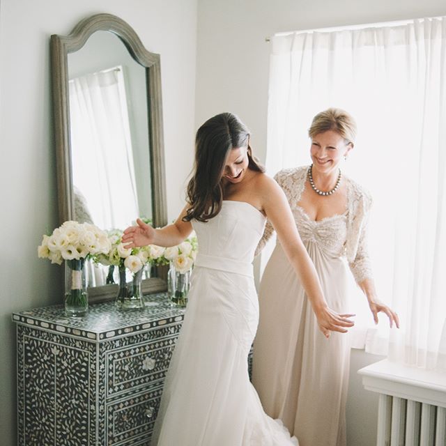 That WOWZA moment when you put on your wedding dress✨
.
.
.
#torontowedding #torontoweddingphotographer #torontoweddingphotography #torontoweddings #bride #brides #documentaryweddingphotography #documentaryweddingphotographer