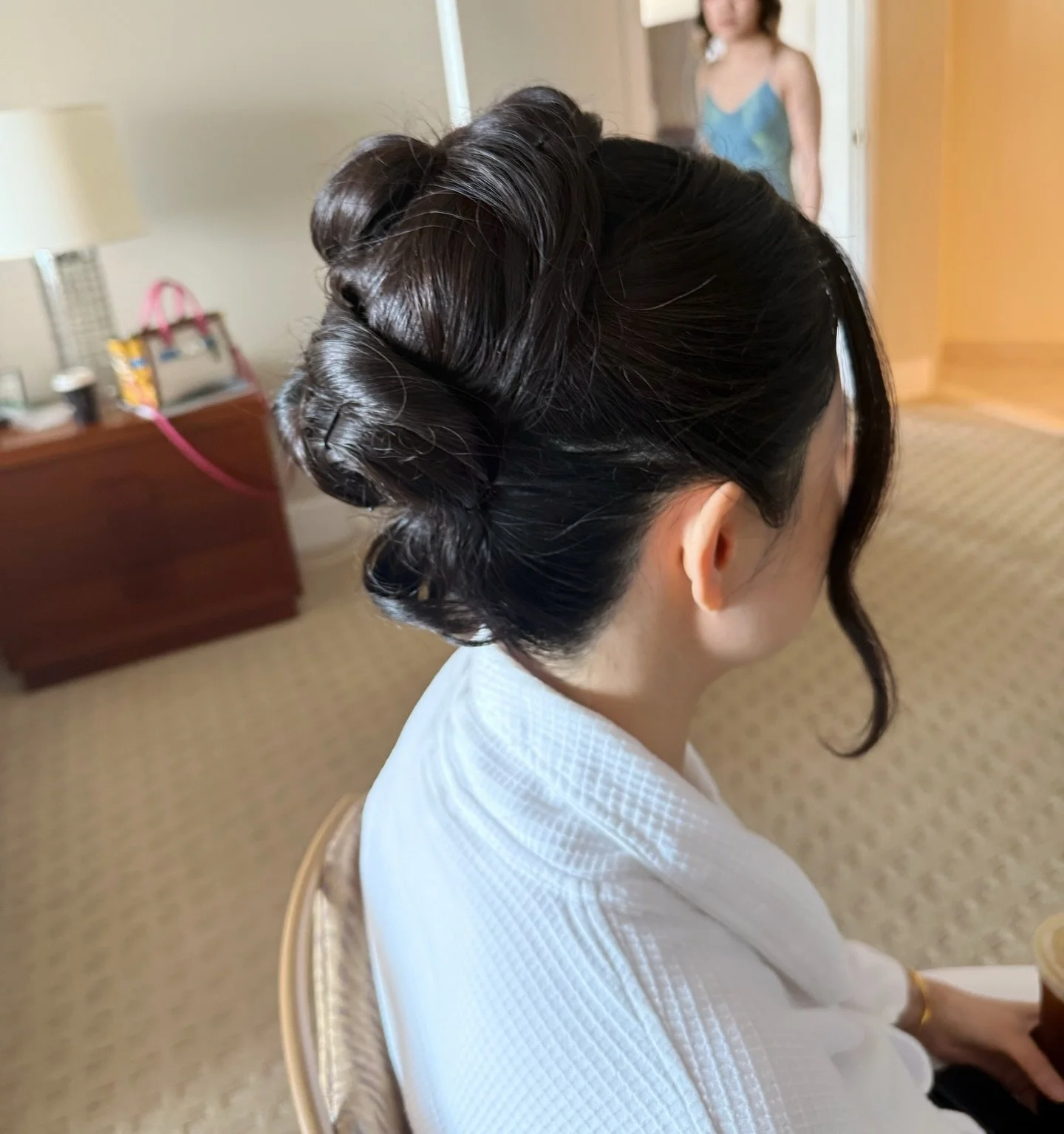 🤍elegant mid-updo🤍