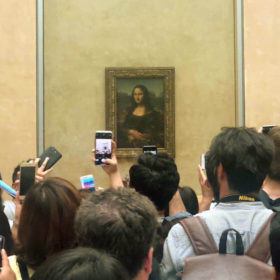 Everyone wants a picture with Mona Lisa!⠀
.⠀
.⠀
.⠀
#paris #instapassport #travelgram #traveling #travelers #explorer #exploring #wanderer #travelbug #travelblogger #travelphotography #travellife #travelpics #traveladdict #instatravel #instatraveler #