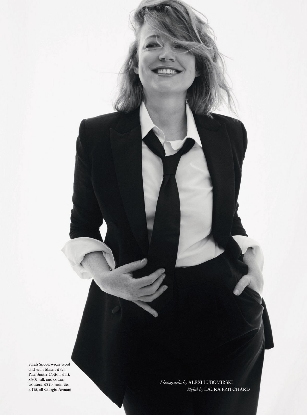 sarah-snook-harper-s-bazaar-uk-december-2021-january-2022-issue-1.jpg