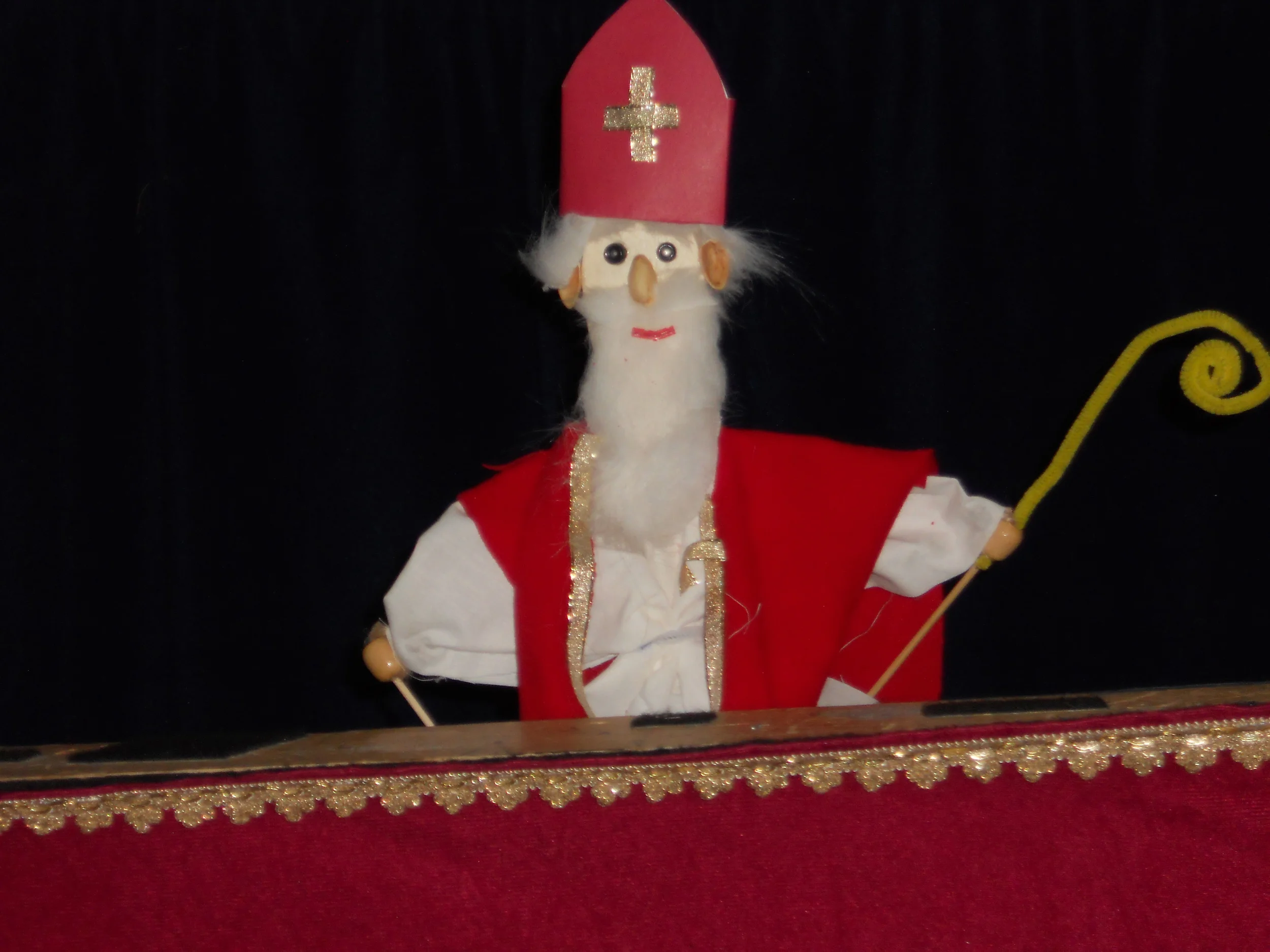  St. Nicholas Rod Puppet Workshop  Participants assemble an easy-to-make wooden spoon rod puppet from pre-cut pieces, while learning about the real-life inspiration for Santa Clause, then use the puppets in skits presenting scenes from the life of St