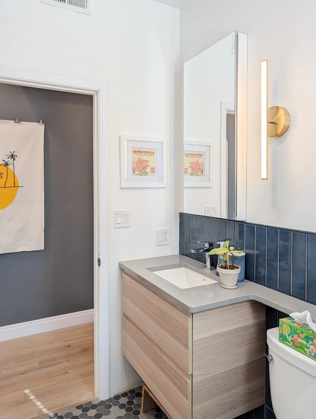 11 Architect's Apartment - Bath 01 03.jpg