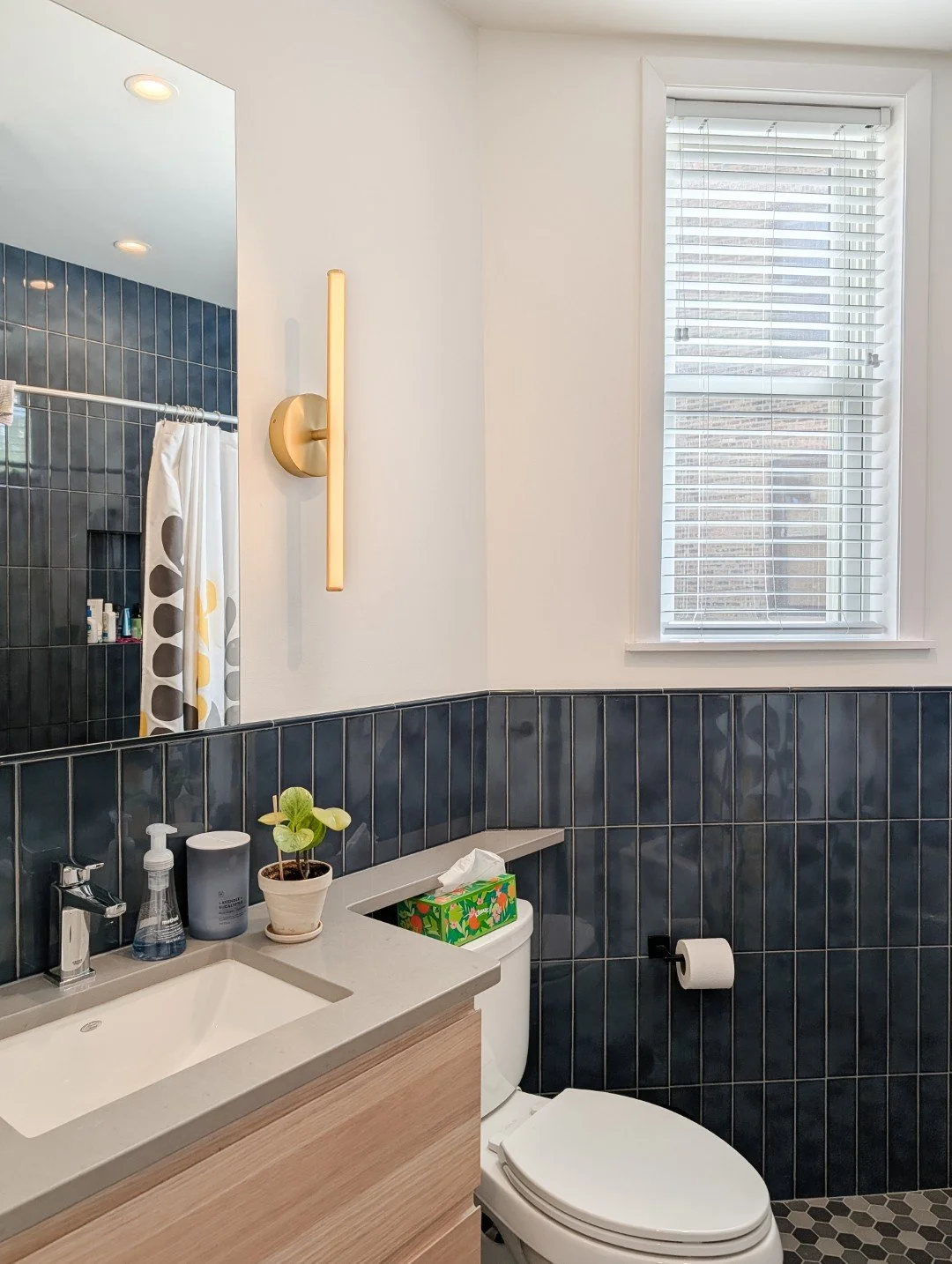 12 Architect's Apartment - Bath 01 01.jpg