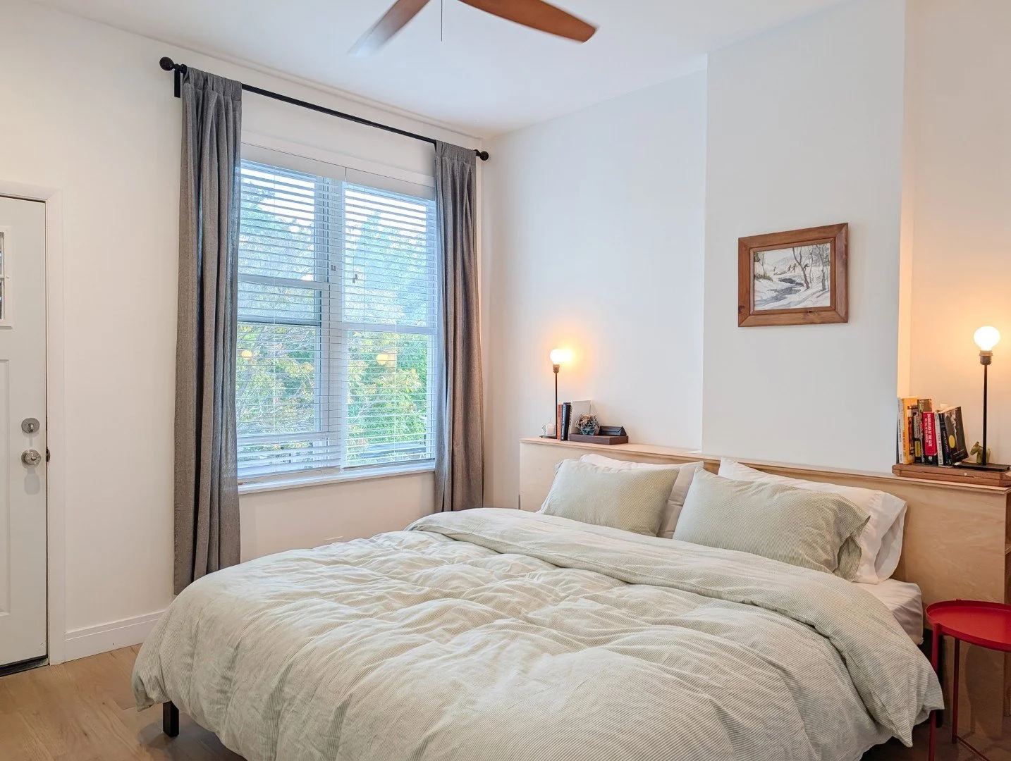 18 Architect's Apartment - Bed 01 01.jpg