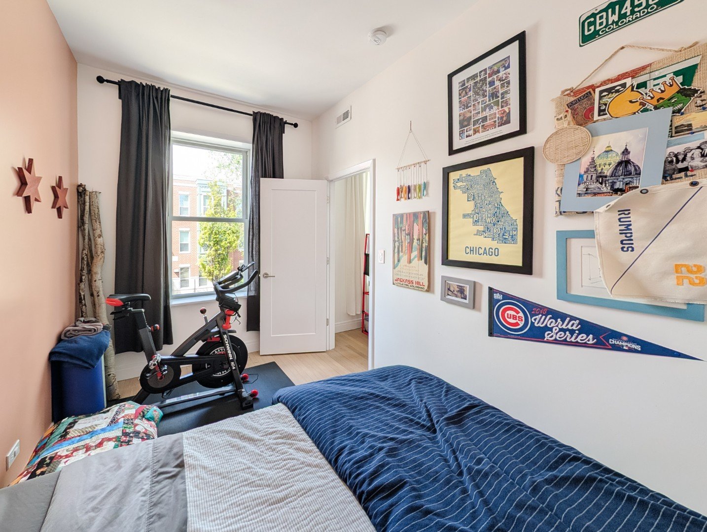 25 Architect's Apartment - Bed 03 01.jpg