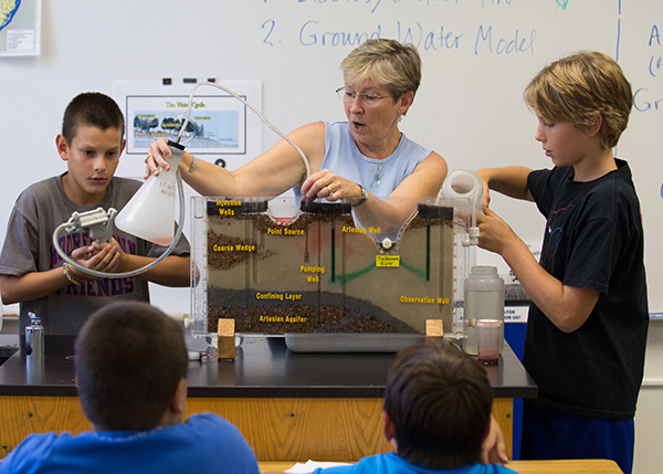 2013-09-19-debbie-lord-6th-grade-science-034.jpg