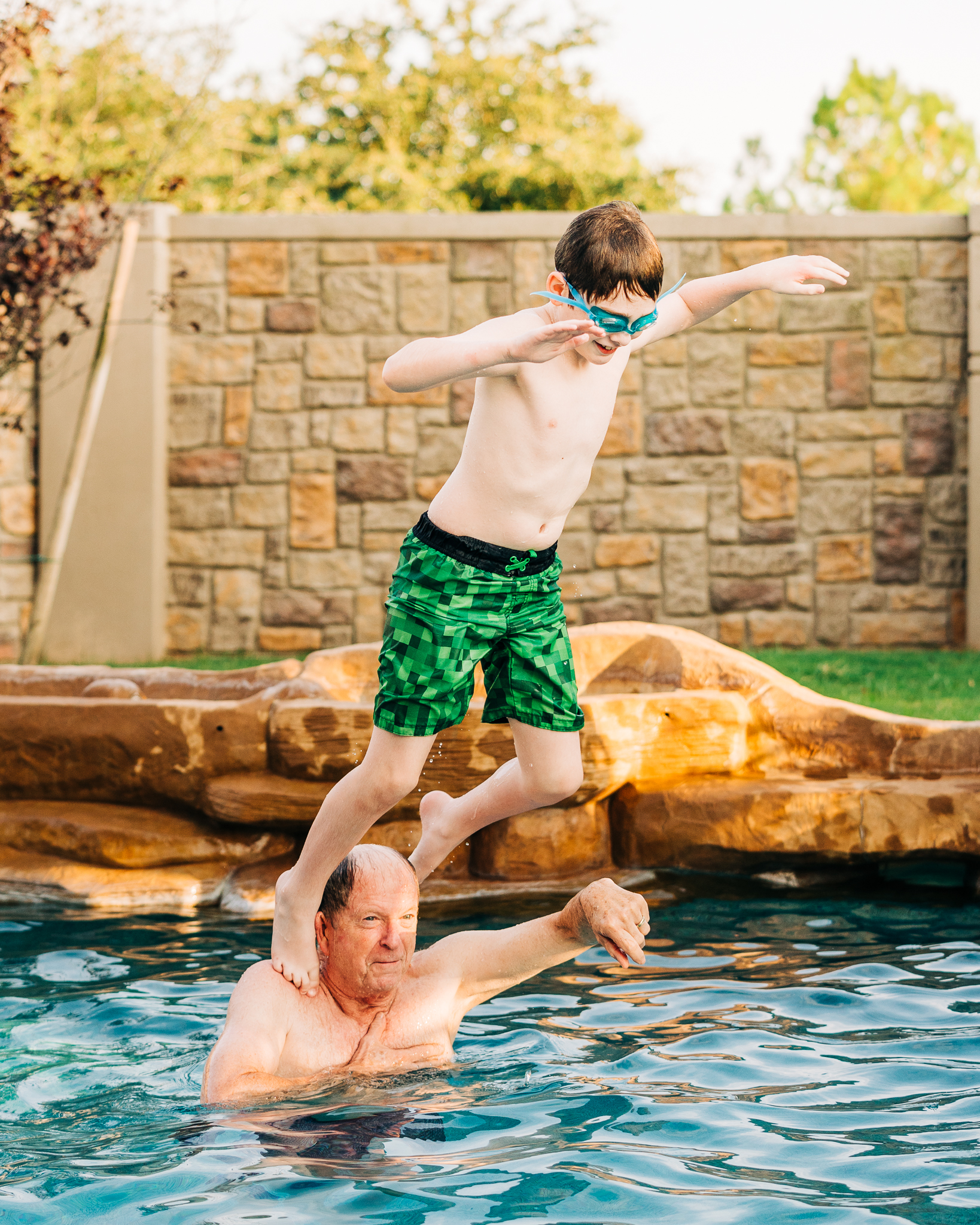 GrandparentsNavarre_Pool-6.jpg