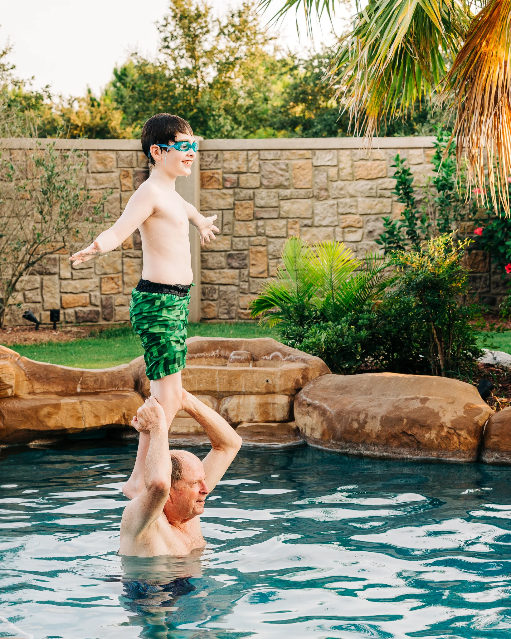 GrandparentsNavarre_Pool-8.jpg