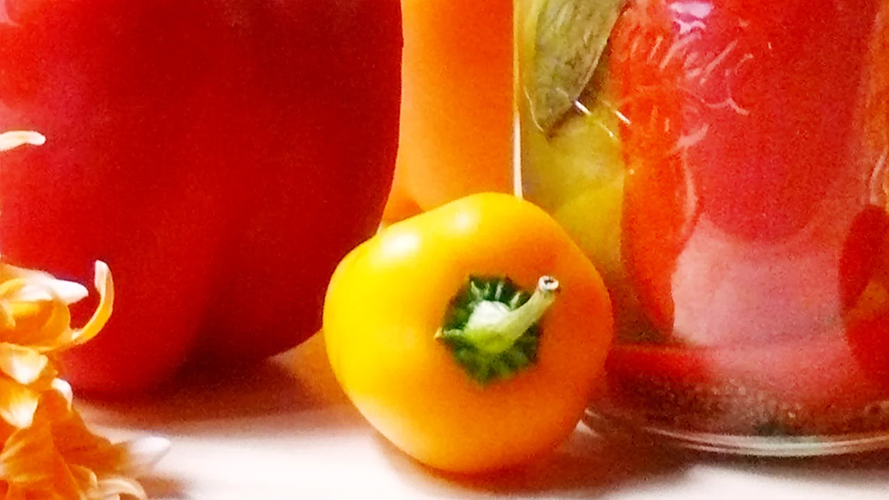 Canning_PeppersBeauty_039-crop3-mod.jpg