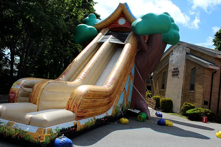 Do you remember always dreaming of having your very own tree house to climb? Well, your wish has come true! In this 30 foot tall tree house inflatable, you can climb all the way top and feel the rush as you come sliding back down. People Per Hour: 60+ Power Requirement: (2) 20 AMP Set-up Time: 1 Hour Space Required: 42’ x 22’ x 30’