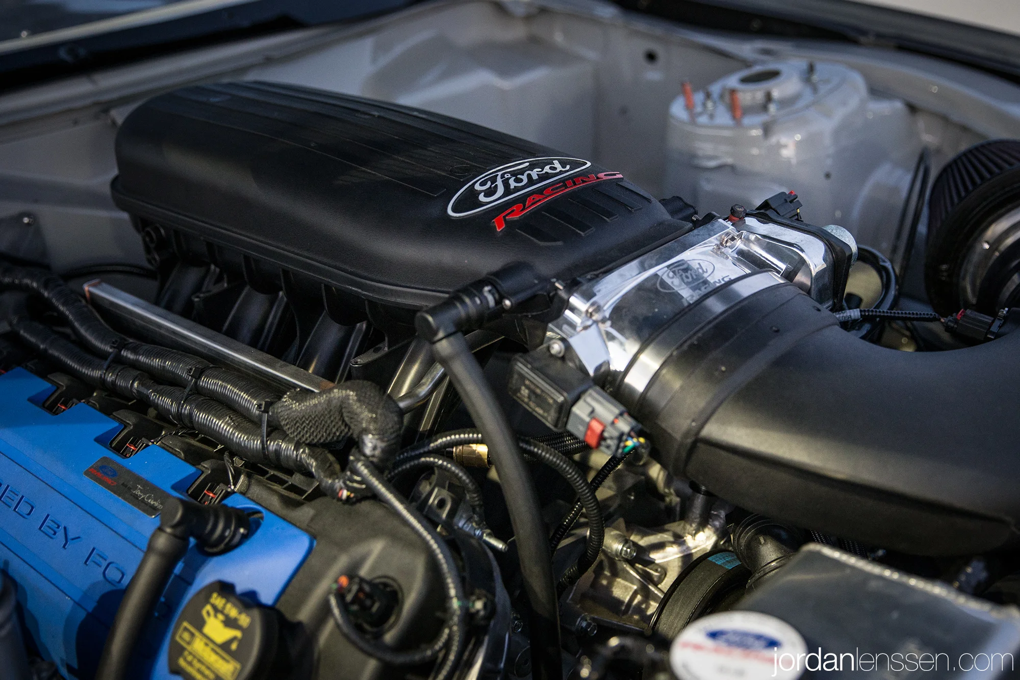 Gittin's Spec 5 Concept uses a naturally-aspirated Ford Aluminator XS 5.0-liter V8.