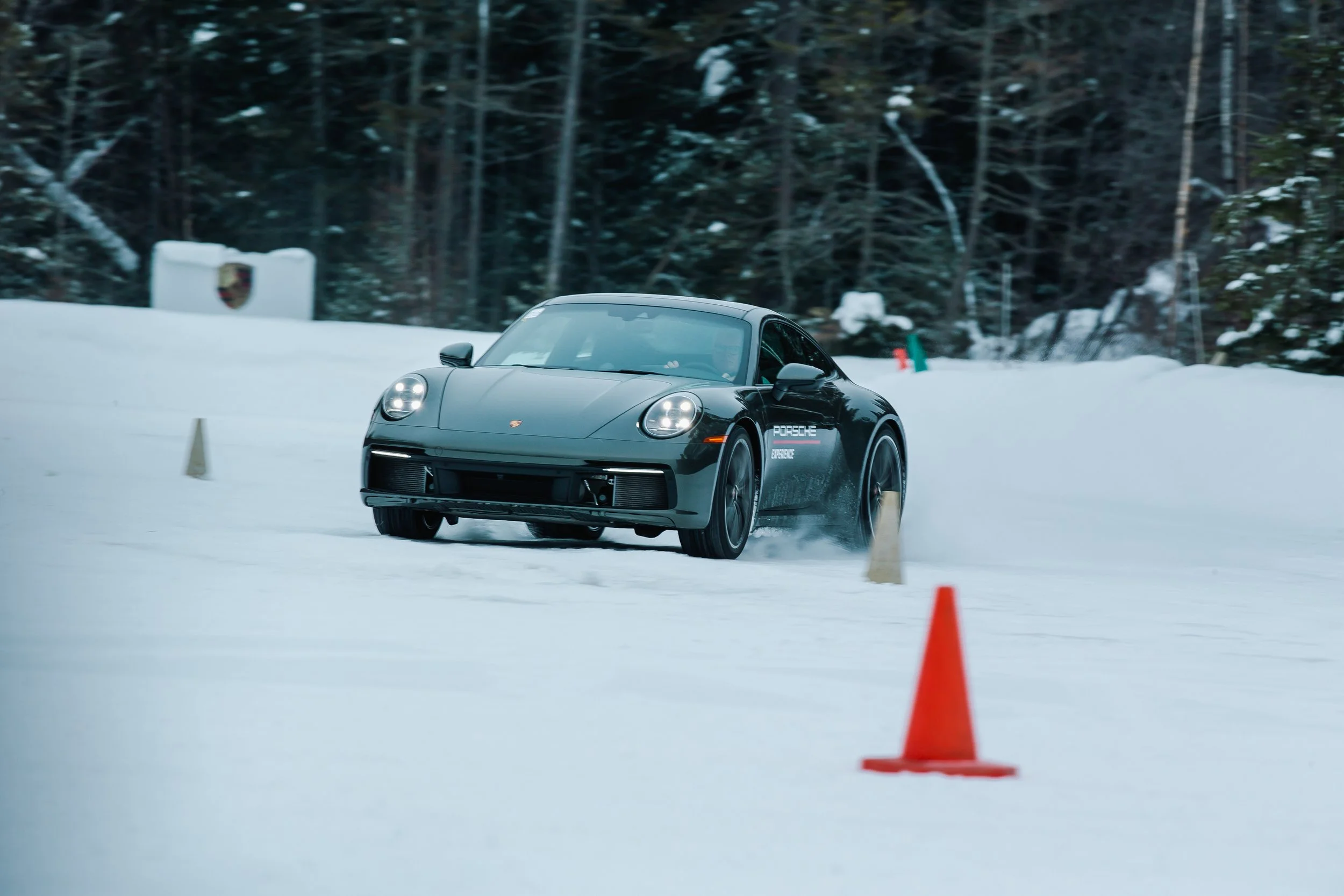 20220202_Porsche Canada_ice experience_Mecaglisse_Lenssen Photo-23425.jpg