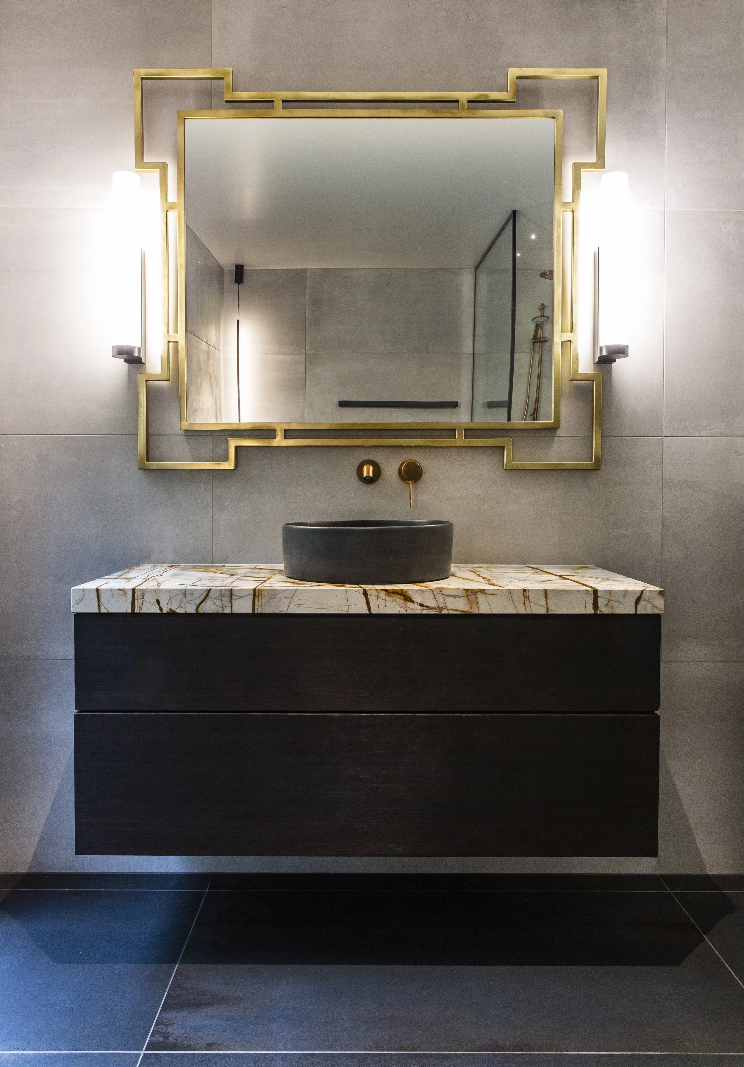 Bathroom106.jpg