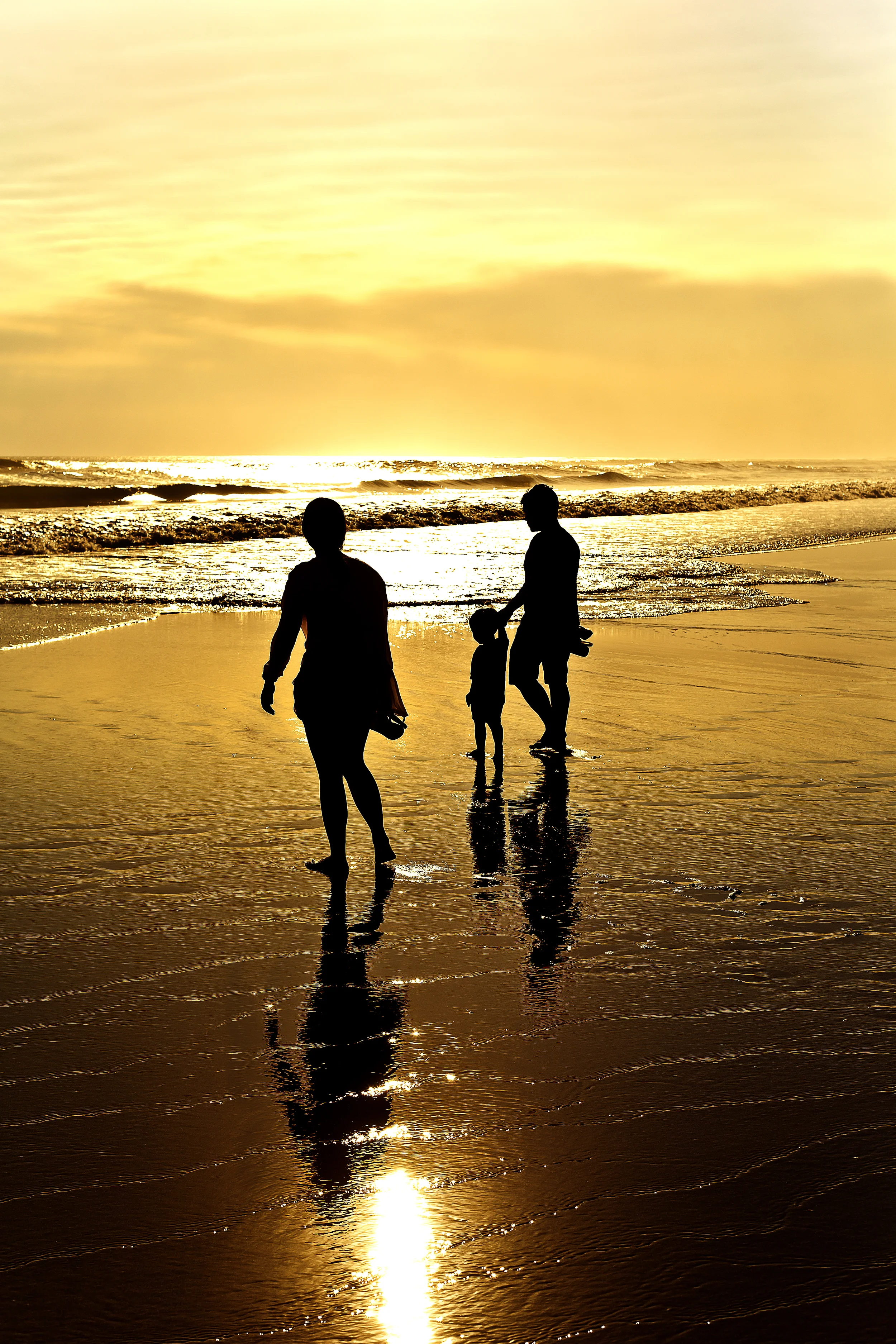 beach_sunset_family.jpg