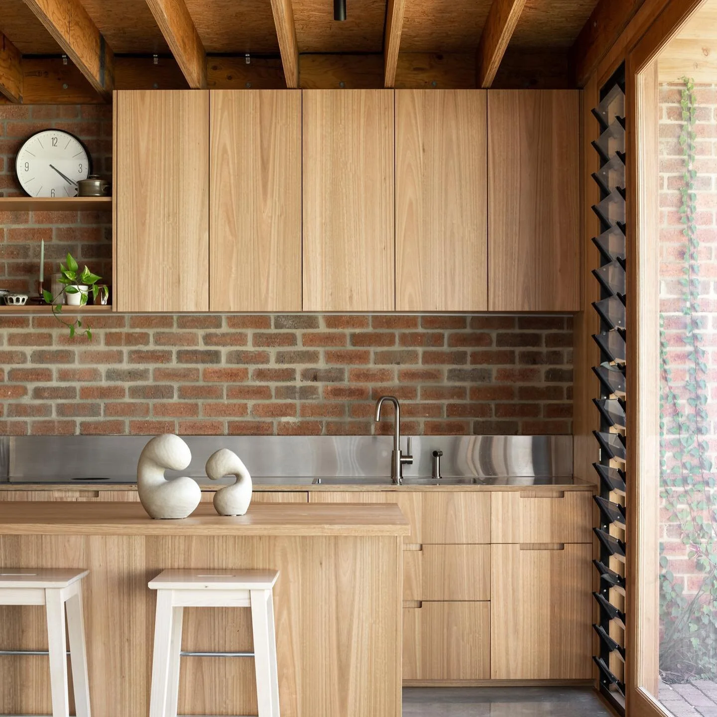 I am pleased to be one of the mentors you can apply to engage with if you join @imagemakersassociation as a Student or Assistant/Emerging Member before 30th June 2023.
-
Like the other mentors @msphoto.au @nicoleengland @sharyncairns and @tomblachfor