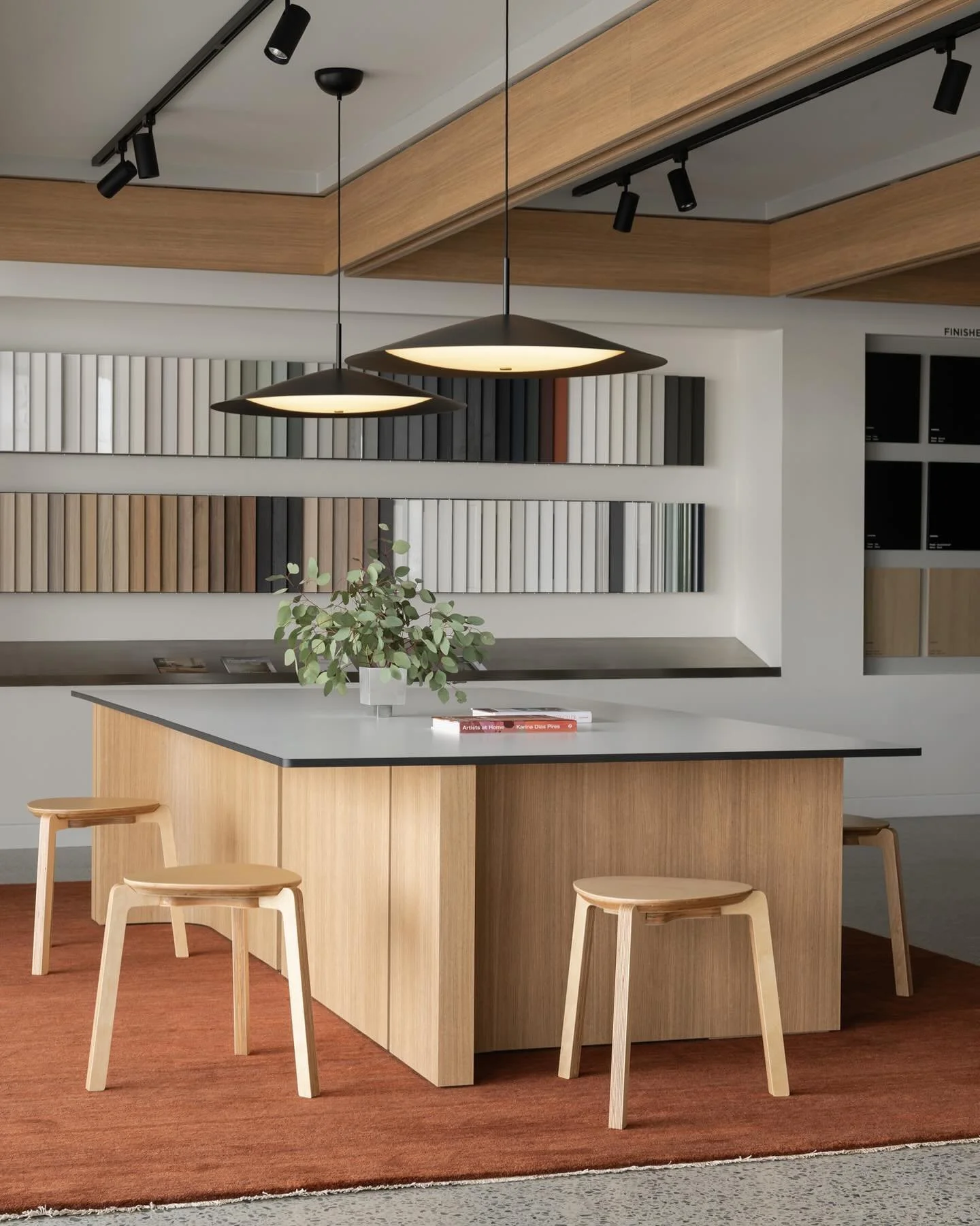 New work for @laminexau at their new Osborne Park showroom. Space designed by @platformdesignoffice 👌🏻 build by @veritruss