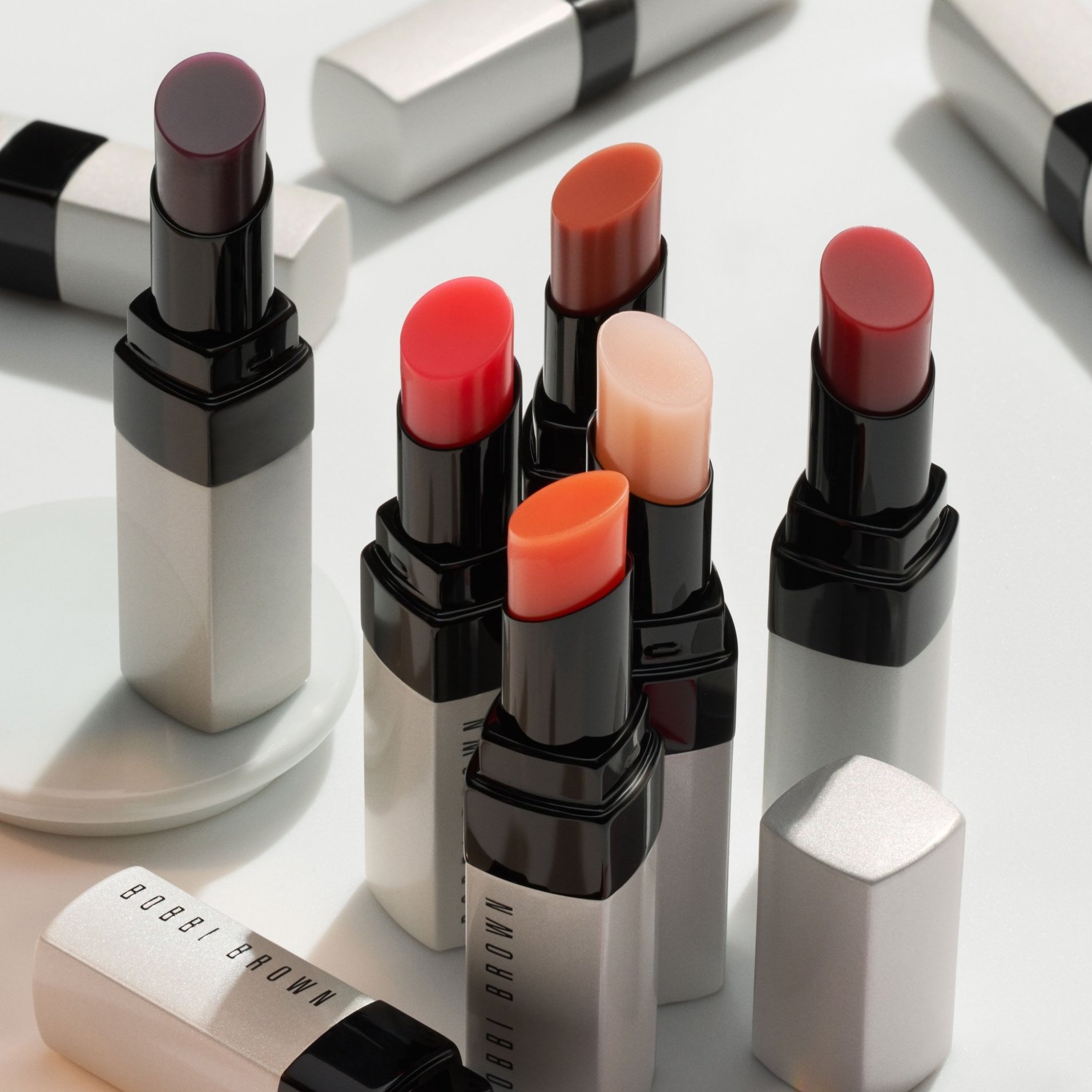 BobbiBrown_JanMarOnline_Shot03_ExtraLipTint-Hero-HFocus-Final_sRGB.jpg