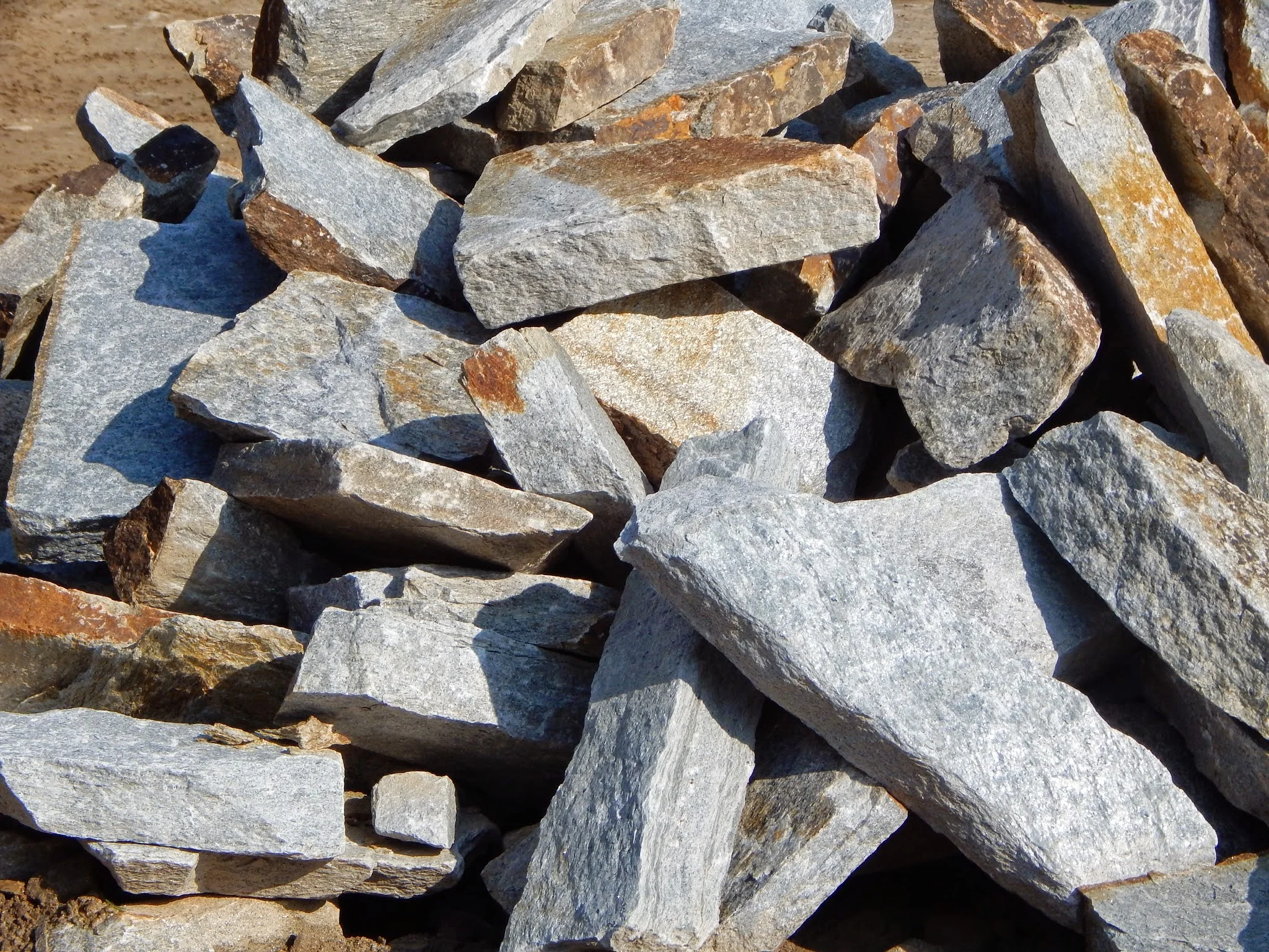 Grey 3" - 5" Wallstone