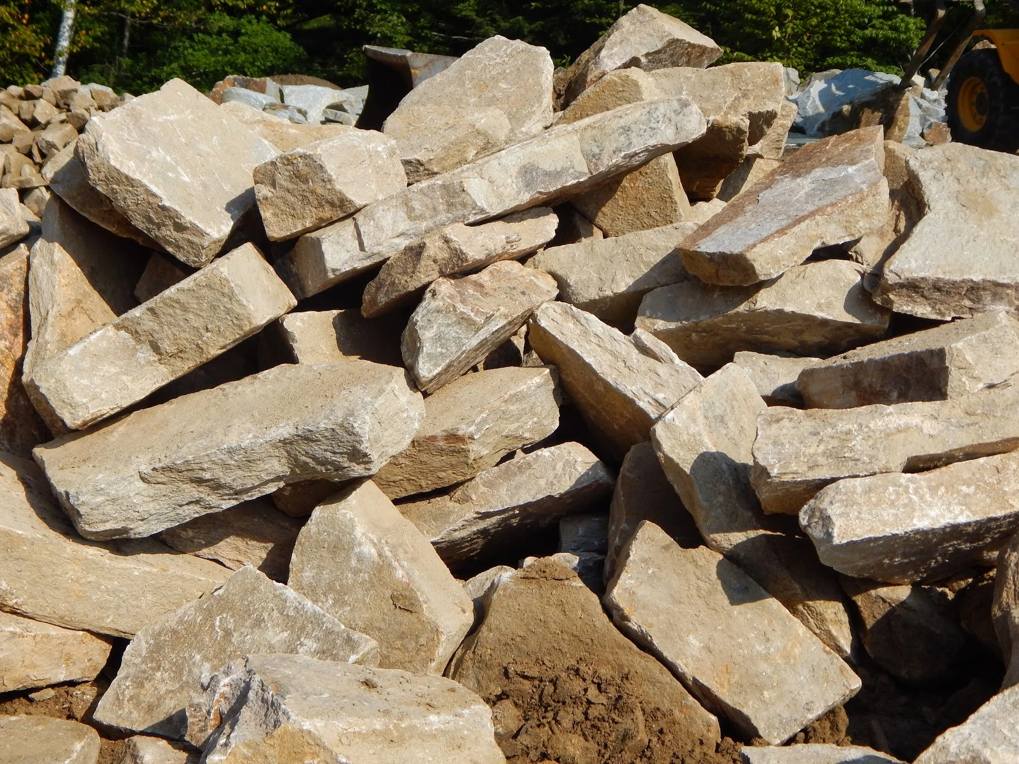 3" - 5" Colonial Tan  Wallstone