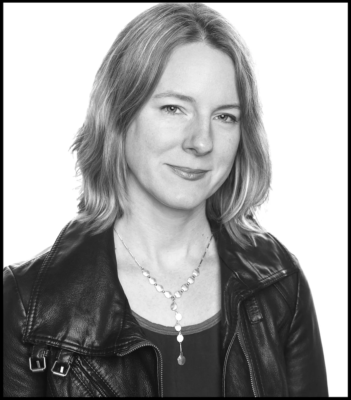 kelly hanson headshot copy.jpg