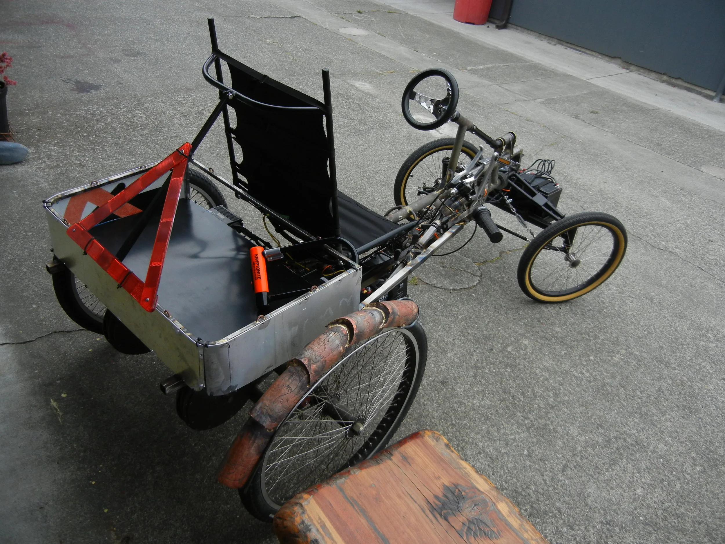  Things coming along, box almost done and at this point is drivable. Lock that sucker up! 