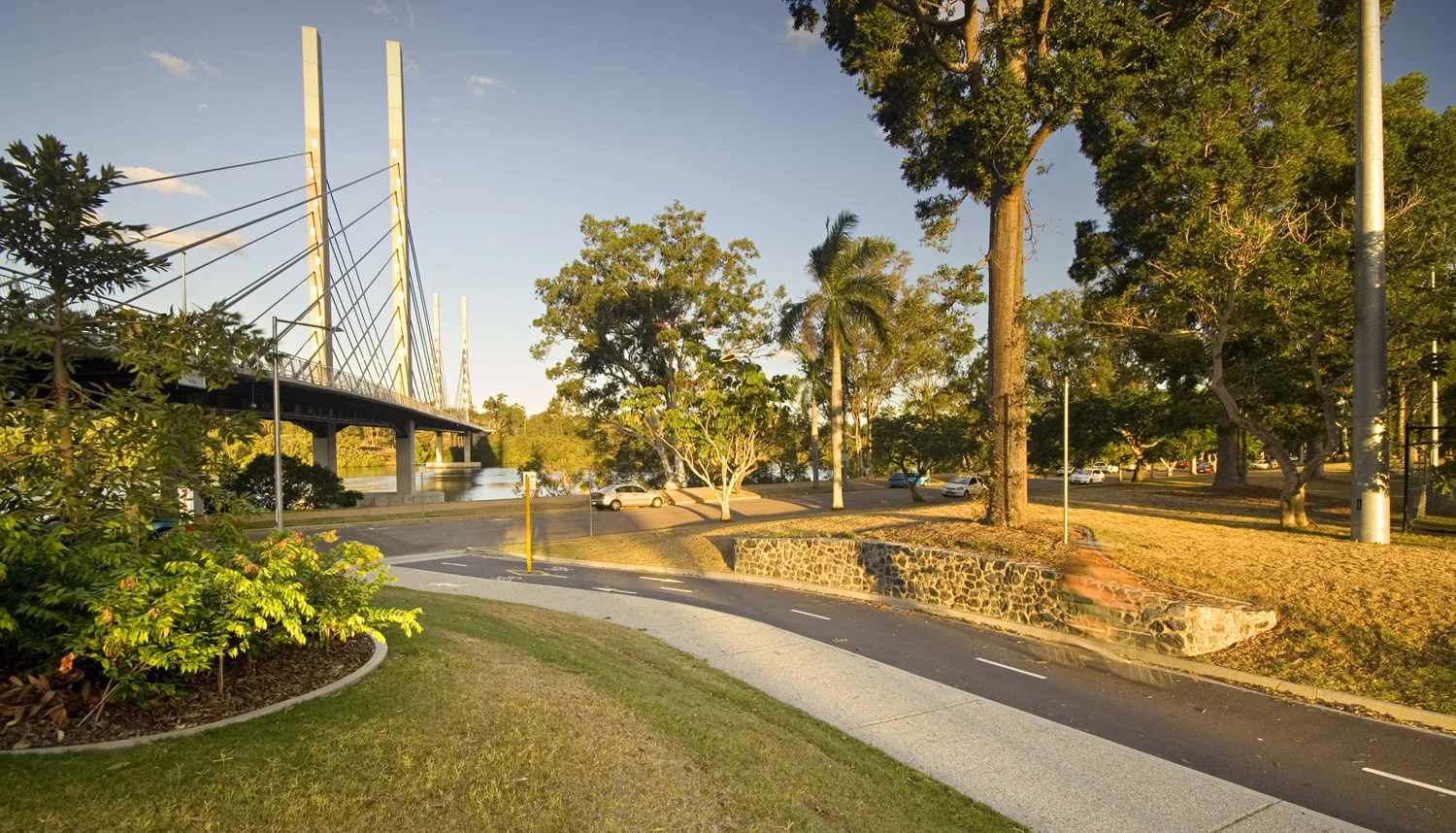 ES Bridge_02.jpg