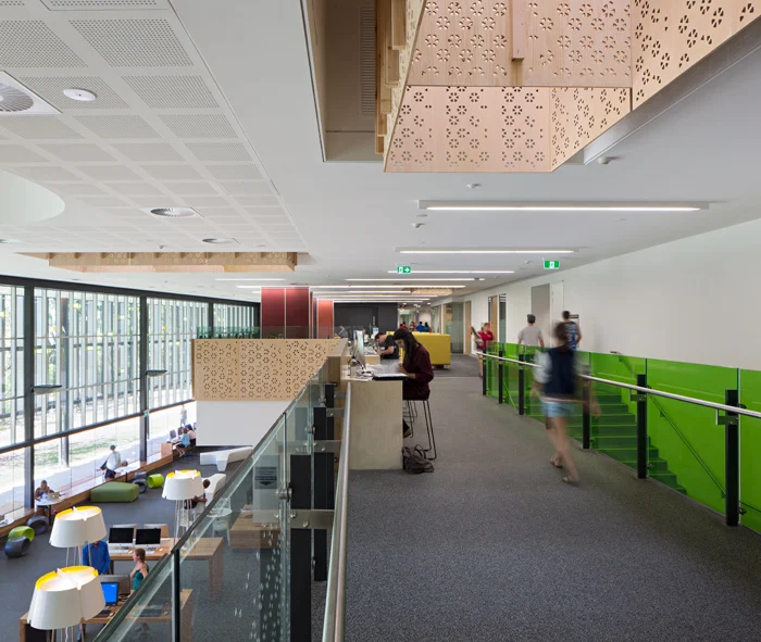 Peer to peer space for School of Education students is colocated next to academic suites and views out to landscape courtyard.