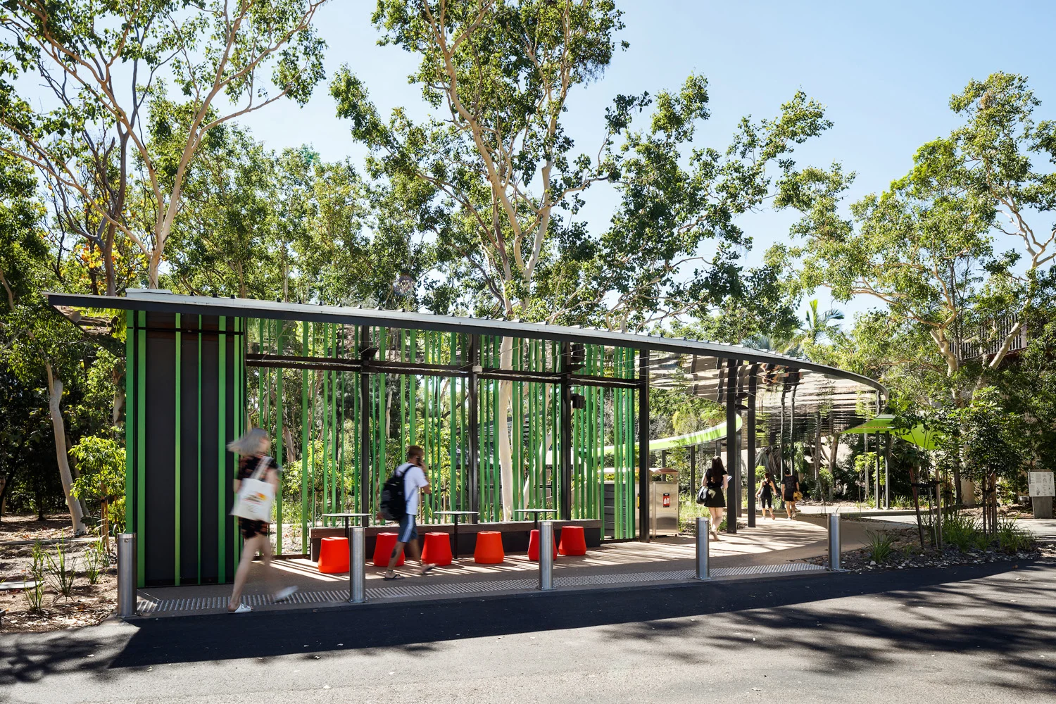 jcu-verandah-walk.125.jpg