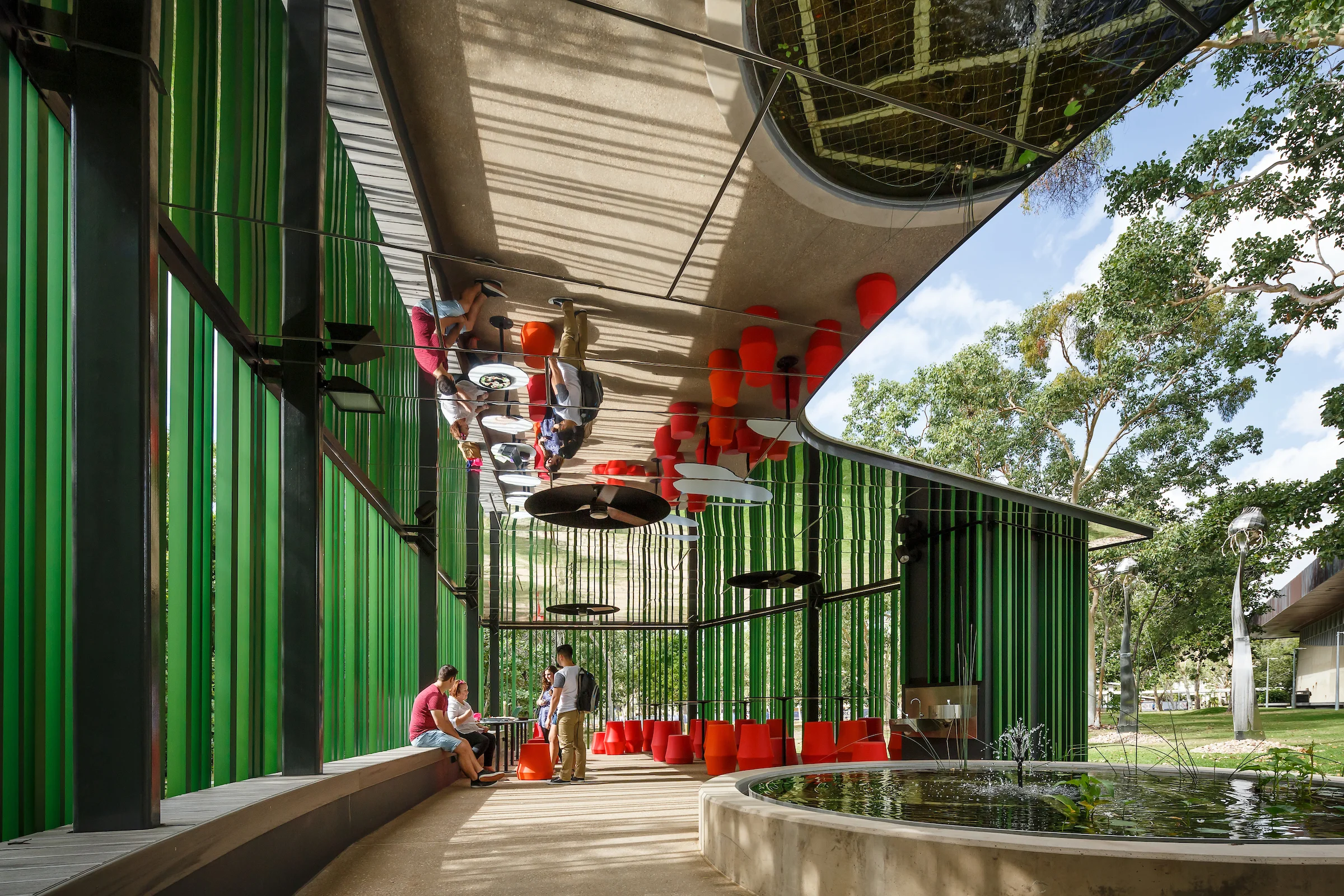 Outdoor Learning Spaces; James Cook University, Verandah Walk 