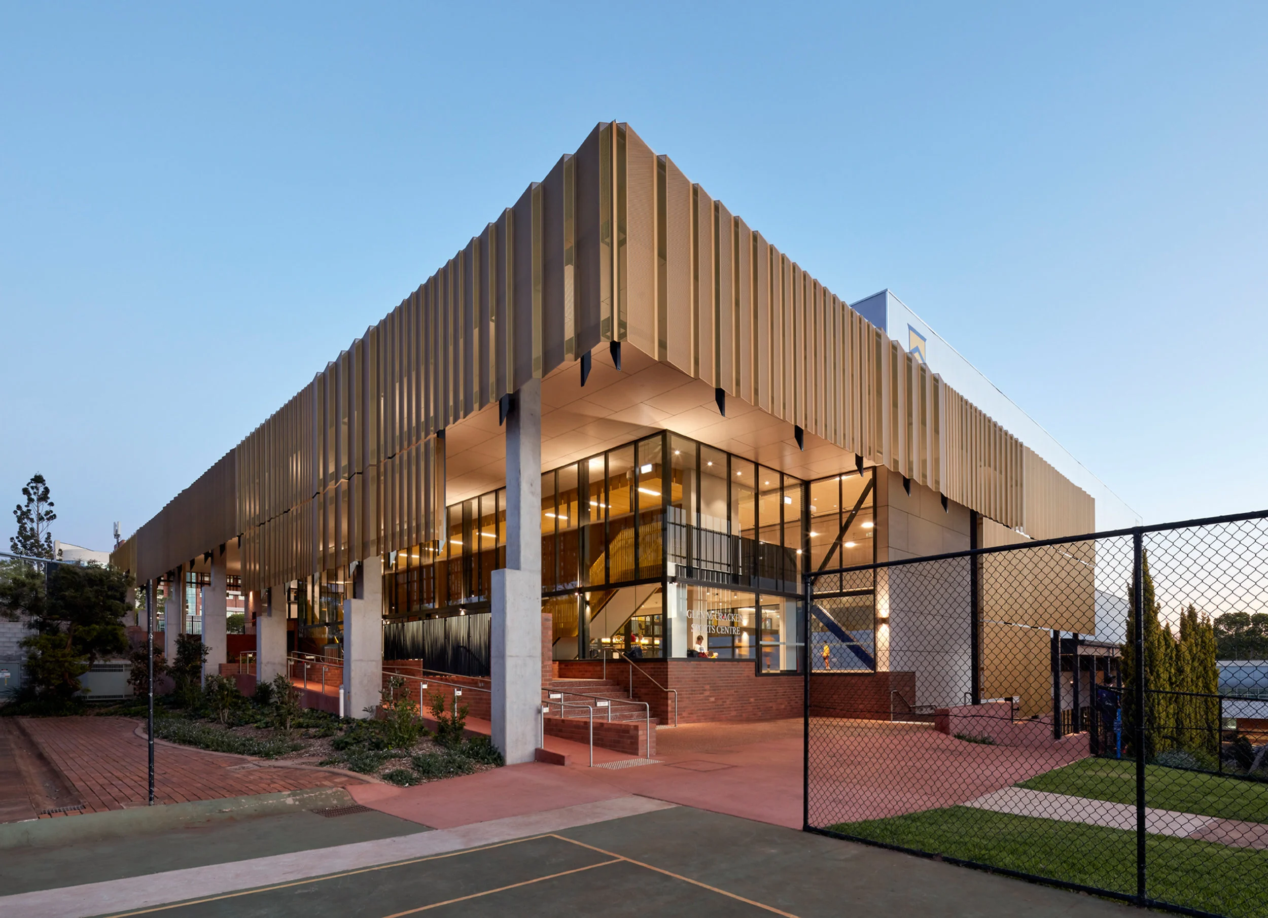 3002-educational_ToowoombaGrammarSchoolGymnasium_WilsonArch_CFJ_05.jpg