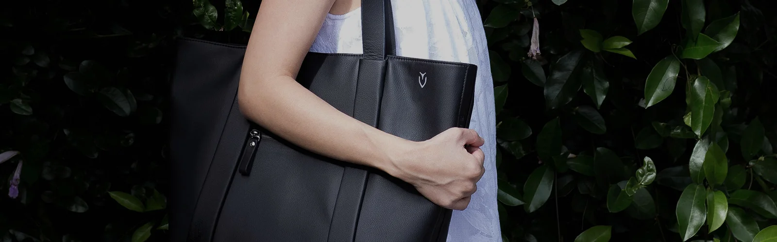 shop-category-hero-images_tote.jpg