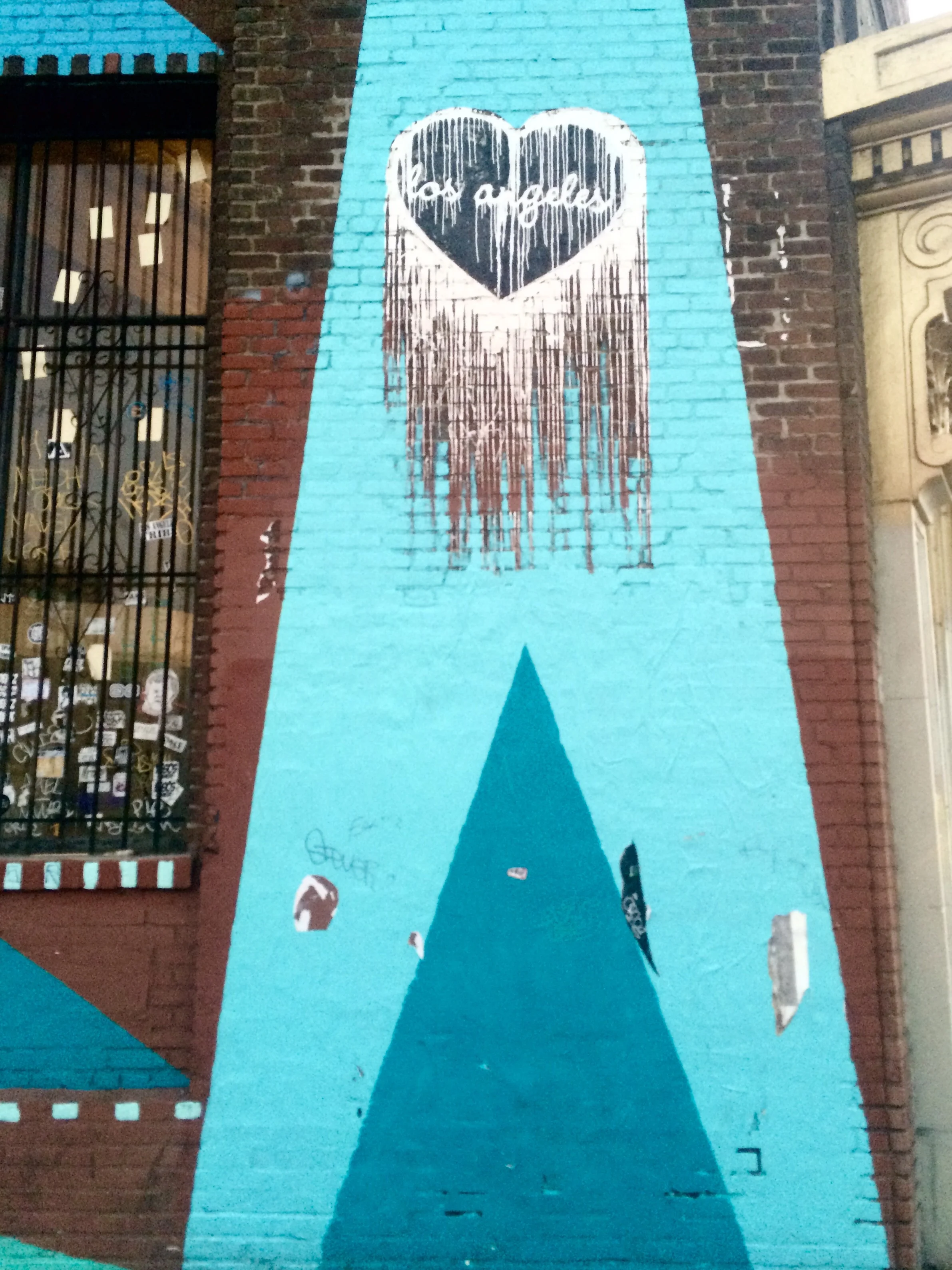 A close up, also don't know who painted this "Los Angeles" Heart