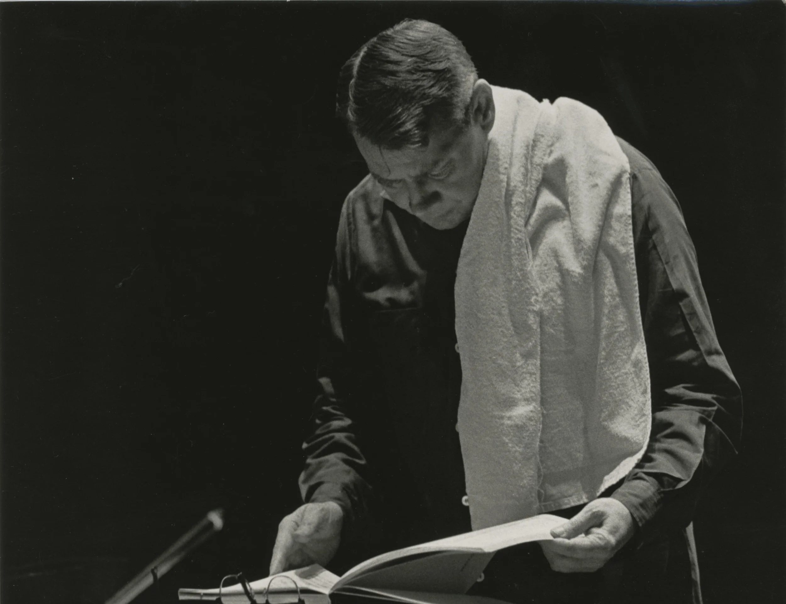 Robert Shaw in rehearsal