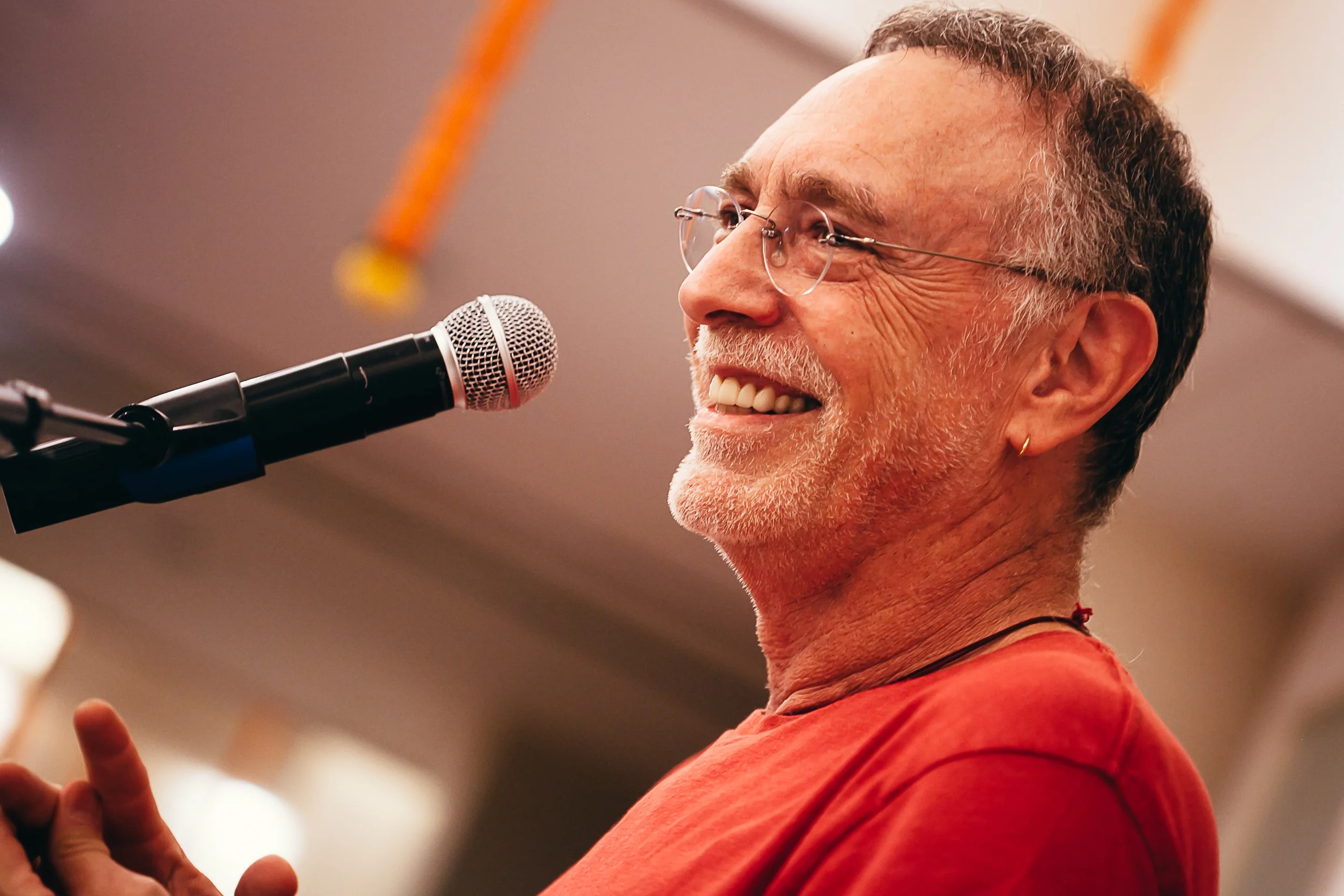Krishna+Das+big+smile.jpg