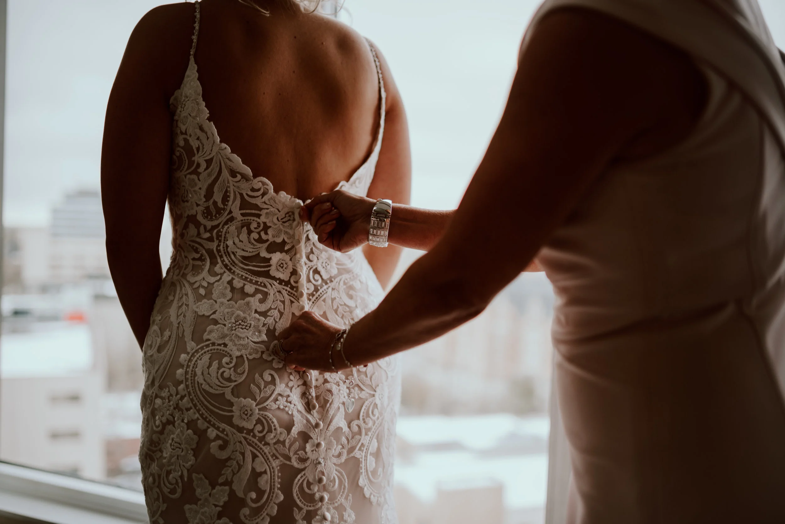 Saskatoon wedding photographer. Intimate weddings and elopements. Capturing the beauty of your love story, as it is.