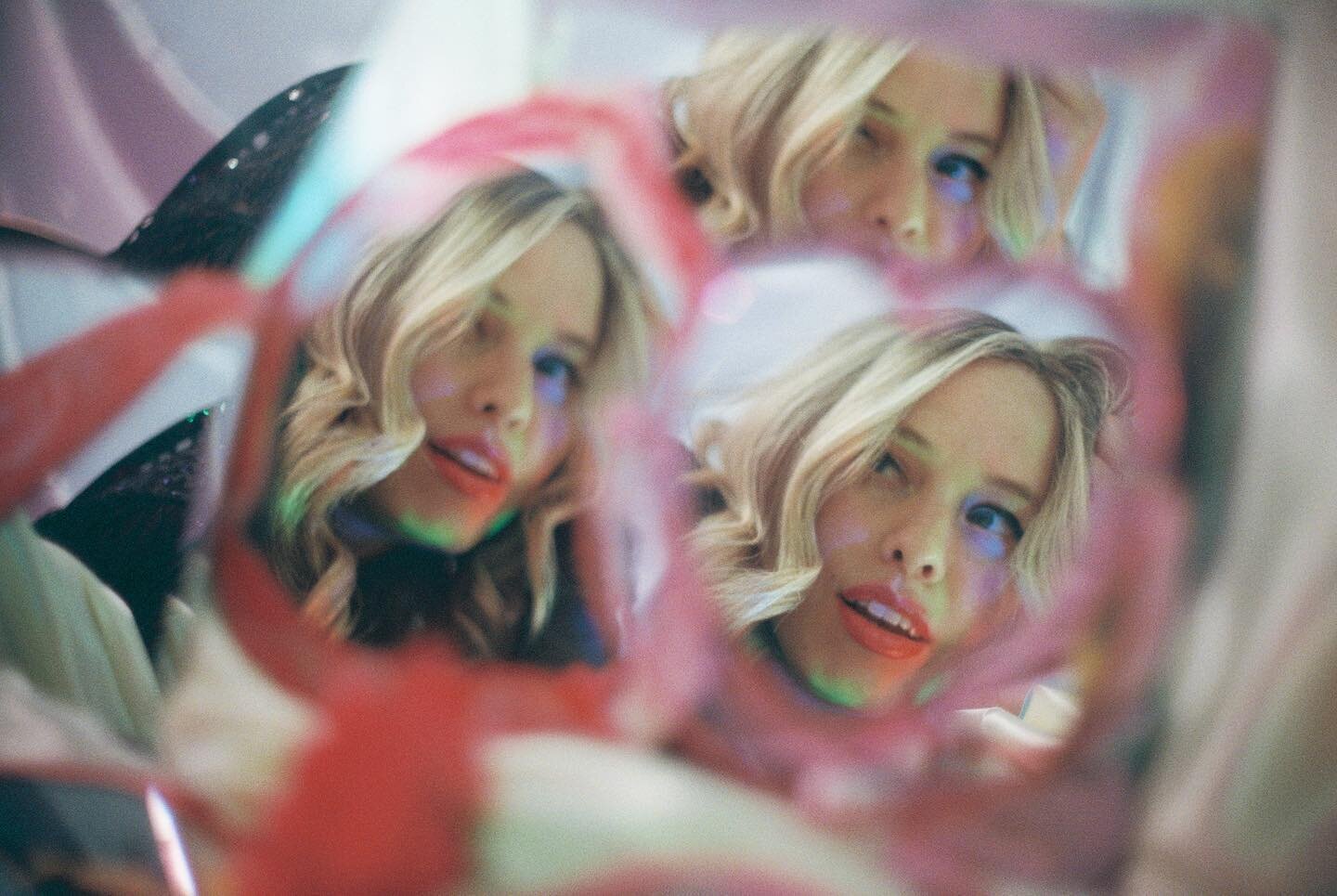 will you be my valentine? 💕👄

🍬 &hearts;️ 🍬 

🎞 by @flowerhitsthebigtime 
#filmisnotdead #filmshoot #impromptuphotoshoot #valentines #mirrormirror #loveyou #loveyourself