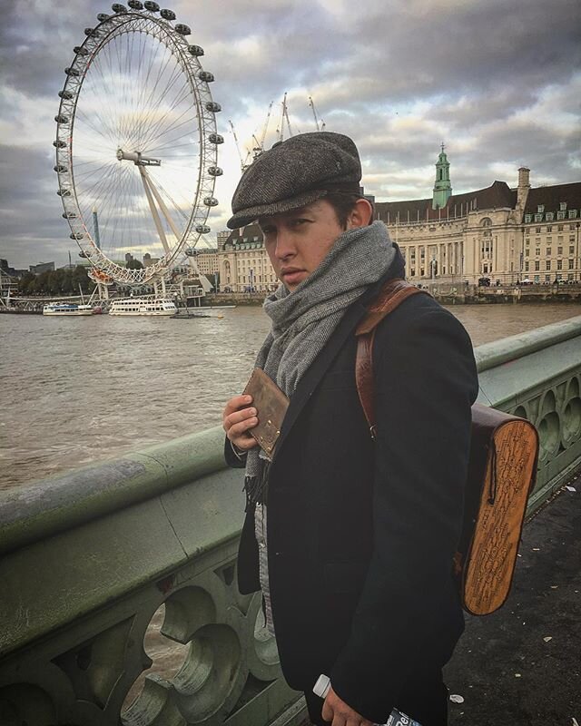 The London eye from the Westminster bridge #londoneye #westminsterbridge #daivitsonwallet #mensfashion #mensware #leathergoods #handmade #handcrafted #zerndesigns #london
