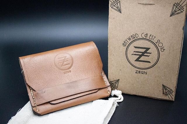 The Winchester, Minimalist yet multi functional. #noteholder #wallet #commuter #leathergoods #handmade #handcrafted #everydaycarry #zerndesigns #aotd #minimalist #bags #wallets #productdesign #leatherwork #mensfashion #packagingdesign