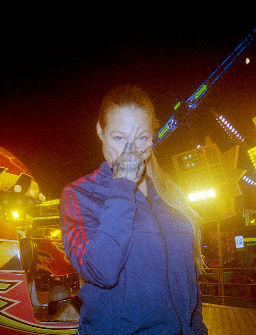 scan_jolene_kermis016_B.gif