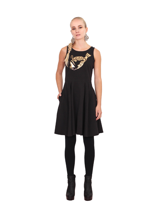 dark1_kris_black_jatuli_net_malli_aw18_whitebase.jpg