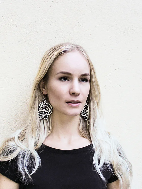jatuli_earrings_viper_model_essi_net_18_small.jpg