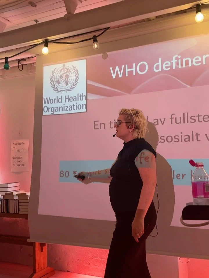 TUSEN TAKK FOR EN HELT NYDELIG FESTIVAL🌹💋

Vi i @kvinnefestivalenmoss &oslash;nsker &aring; dyrke en plattform der KVINNEHELSE og FEMININ EMPOWERMENT er i fokus❤️&zwj;🔥 

Vi lever i et samfunn der de feminine styrkene har v&aelig;rt undertrykt i g