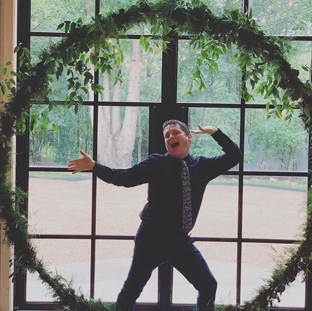 Some see beautiful wedding decorations. I saw a photo opportunity I couldn&rsquo;t resist. 😂🤷🏻&zwj;♂️😁 📷: @queendinanna