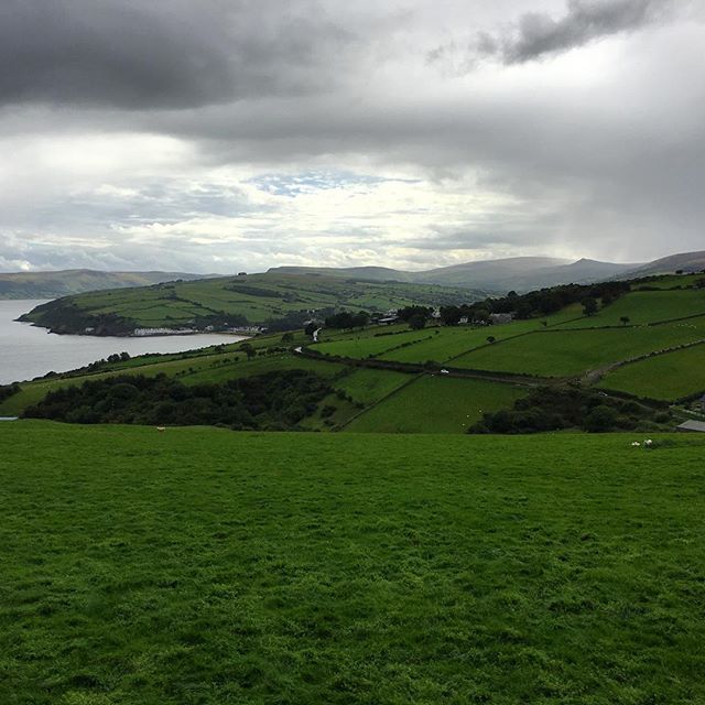 Up today it's the beautiful #glensofantrim looking dramatic in some showery weather. The new cycle route 93 is an epic trail for any keen road cyclists. Why not come be a #bathlodger and check it out?

#roadies #cycling #cyclenorthernireland #antrimc