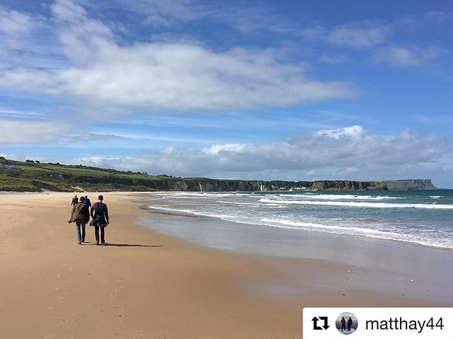 County Antrim still basking in the sunshine somehow. This week's #bathlodgers headed to White Park Bay for a stroll
#whiteparkbay #countyantrim #costadelcauseway #causewaycoast #lolidays #sunny #seaside #getoutside #goexplore