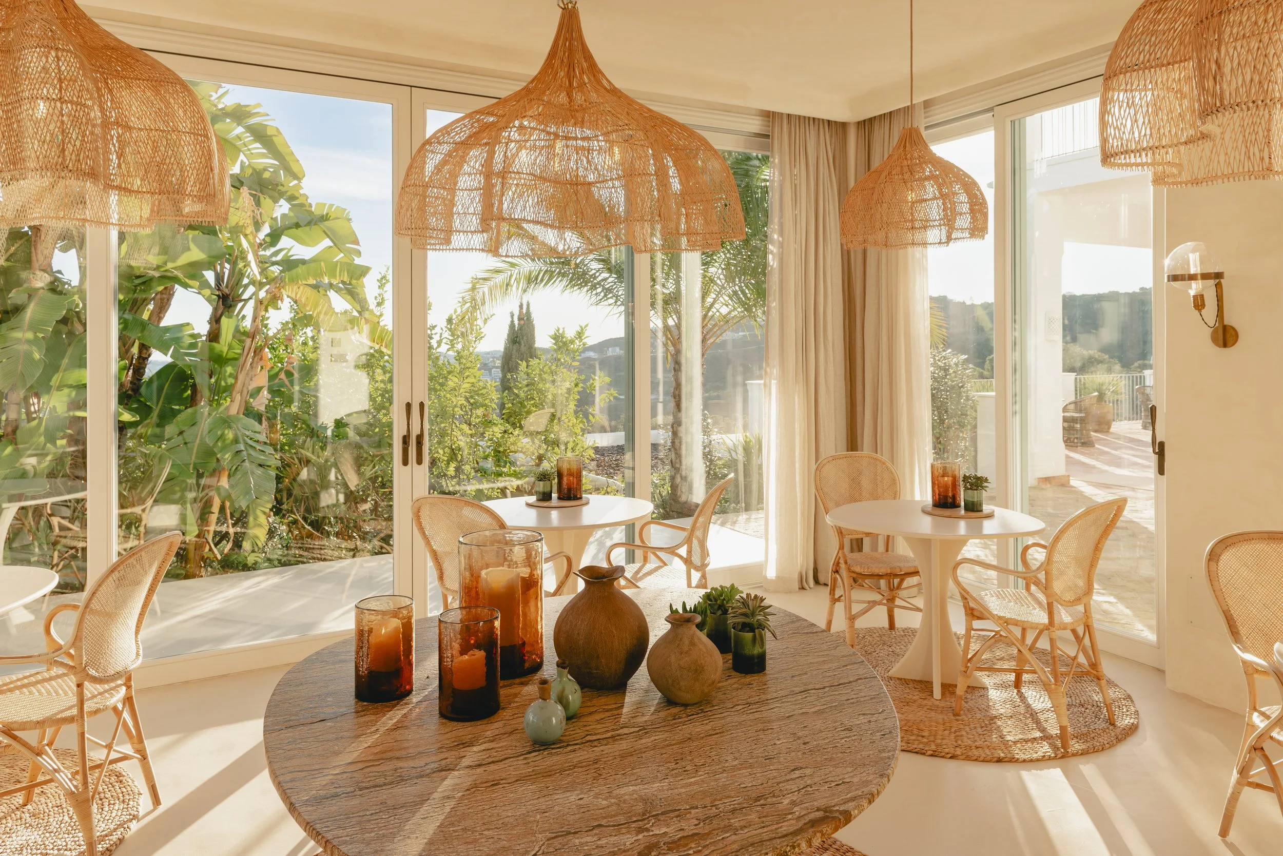 Viluz Dining room (2) small .jpeg