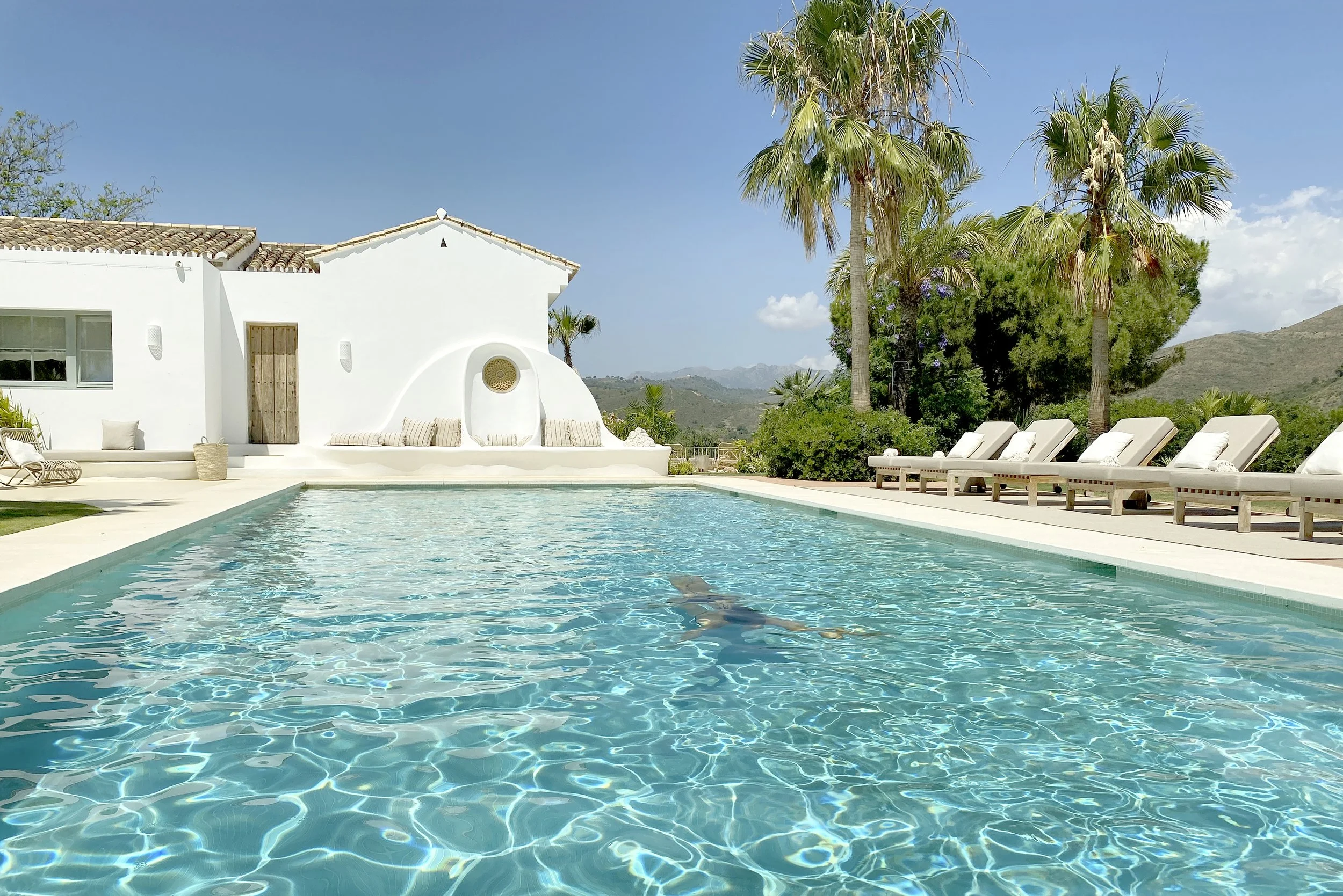 Viluz_swimmingpool small .jpeg