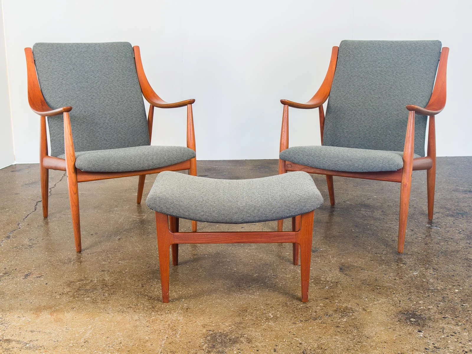 peter_hvidt_chairs_and_ottoman_set-12.jpg